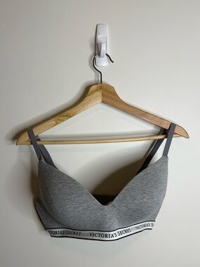 Victorias Secret The T-Shirt Lightly Lined Wireless Bra gray size 34DD